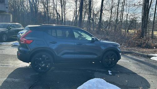 2026 Volvo XC40 B5 Ultra Black Edition