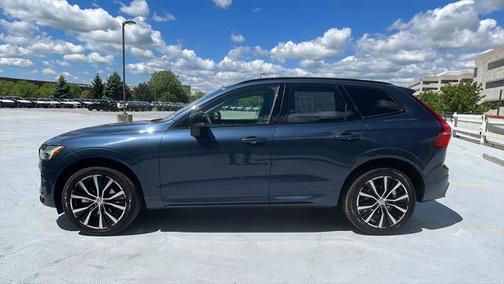 2025 Volvo XC60 B5 Plus