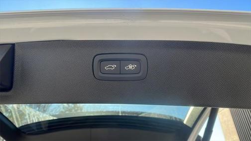 2025 Volvo XC90 Plug-In Hybrid T8 Ultra 7-Seater
