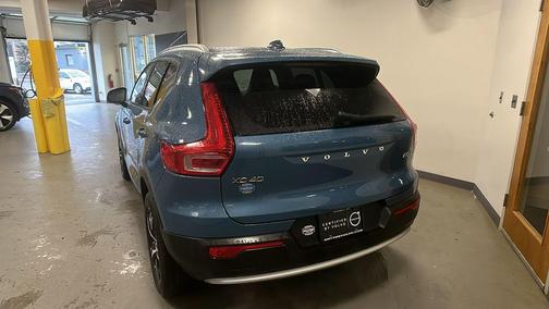 2023 Volvo XC40 B5 Core