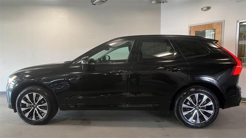 2025 Volvo XC60 B5 Core