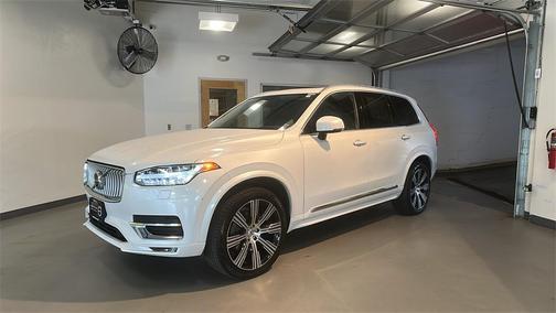 2022 Volvo XC90 T6 Inscription