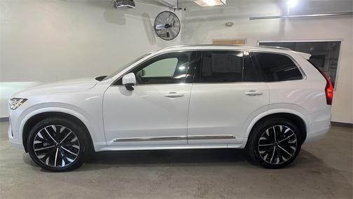 2025 Volvo XC90 B6 Plus 7-Seater