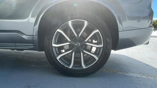 2019 Volvo XC90 T5 Momentum