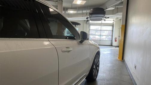 2024 Volvo XC90 Recharge Plug-In Hybrid T8 Ultimate Bright Theme 7-Seater