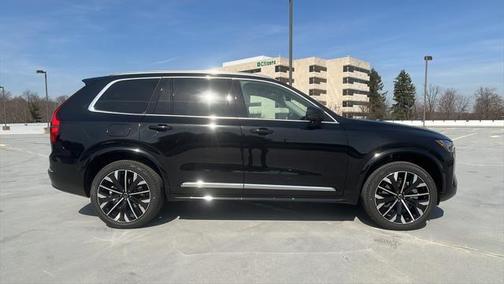 2025 Volvo XC90 B6 Ultra