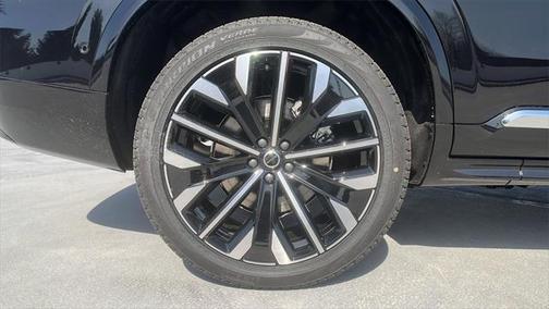2025 Volvo XC90 B6 Ultra