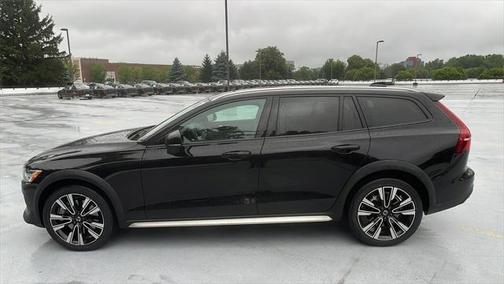 2023 Volvo V60 Cross Country B5 Ultimate