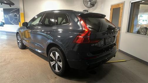 2024 Volvo XC60 Recharge Plug-In Hybrid T8 Plus Dark Theme