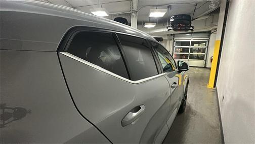 2025 Volvo XC40 B5 Core Bright Theme