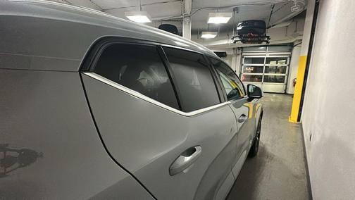 2025 Volvo XC40 B5 Core Bright Theme