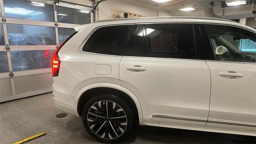 2025 Volvo XC90 B6 Plus 7-Seater