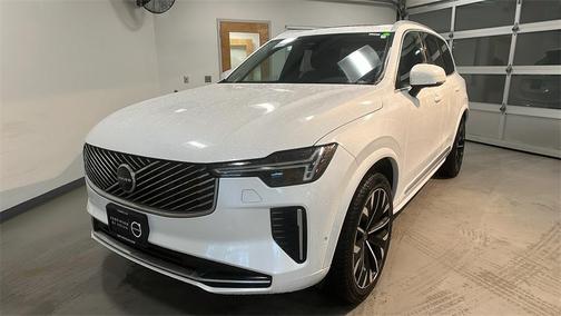 2025 Volvo XC90 B6 Plus 7-Seater