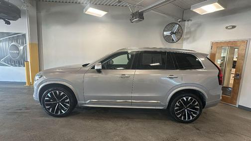 2025 Volvo XC90 B6 Plus 7-Seater