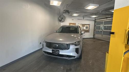 2025 Volvo XC90 B6 Plus 7-Seater