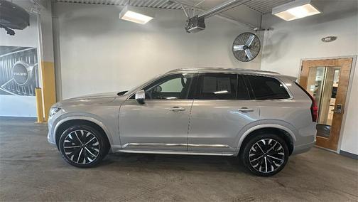 2025 Volvo XC90 B6 Plus 7-Seater