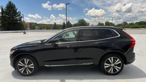 2023 Volvo XC60 B5 Plus Bright Theme