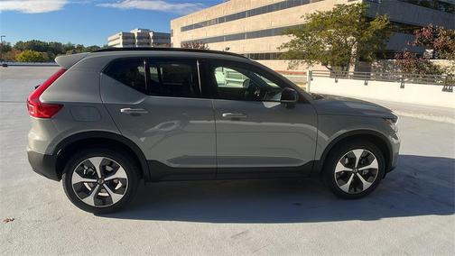2026 Volvo XC40 B5 Plus
