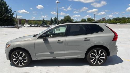 2025 Volvo XC60 B5 Plus