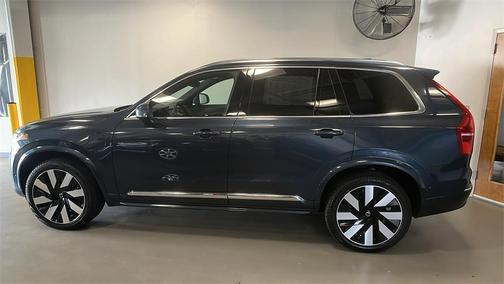 2024 Volvo XC90 Recharge Plug-In Hybrid T8 Ultimate Bright Theme 7-Seater
