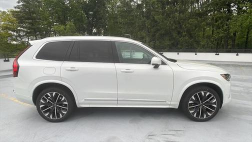 2025 Volvo XC90 B6 Plus 7-Seater