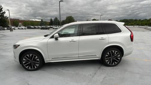 2025 Volvo XC90 B6 Plus 7-Seater