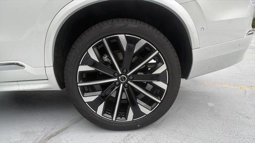 2025 Volvo XC90 B6 Plus 7-Seater