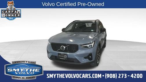 Thunder Grey Metallic 2023 Volvo XC40 B5 Plus Dark Theme