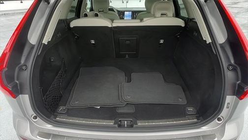 2022 Volvo XC60 Recharge Plug-In Hybrid T8 Inscription Expression