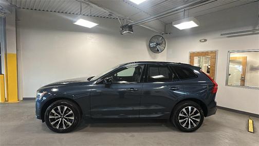 2025 Volvo XC60 B5 Plus