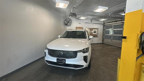 2025 Volvo XC90 B6 Plus 7-Seater