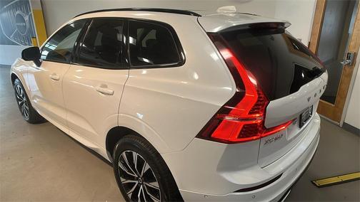 2025 Volvo XC60 B5 Plus