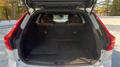 2022 Volvo XC60 B5 Inscription