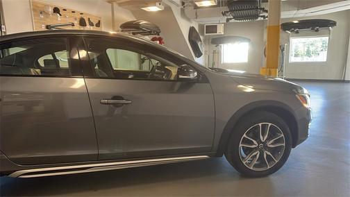 2017 Volvo S60 Cross Country T5