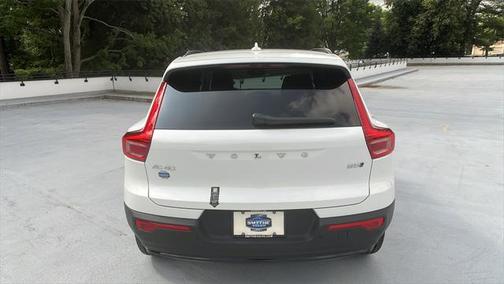 2025 Volvo XC40 B5 Plus Dark Theme