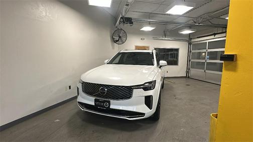 2025 Volvo XC90 B6 Plus 7-Seater