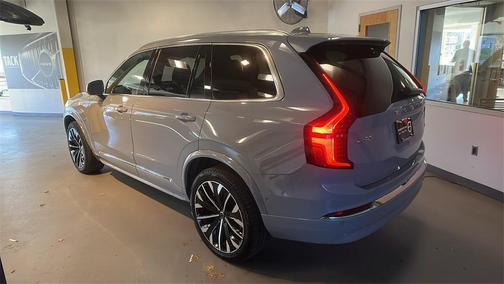 2025 Volvo XC90 B6 Plus 7-Seater