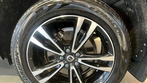 2021 Volvo XC60 Recharge Plug-In Hybrid T8 Inscription Expression