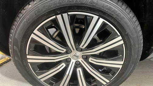 2024 Volvo XC90 B6 Plus Bright Theme 6-Seater