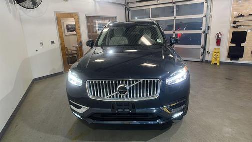 2024 Volvo XC90 B6 Plus Bright Theme 6-Seater