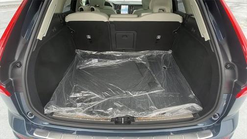 2025 Volvo XC60 Plus