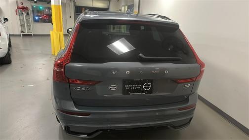 2023 Volvo XC60 B5 Plus Dark Theme