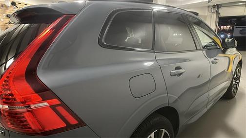 2023 Volvo XC60 B5 Plus Dark Theme