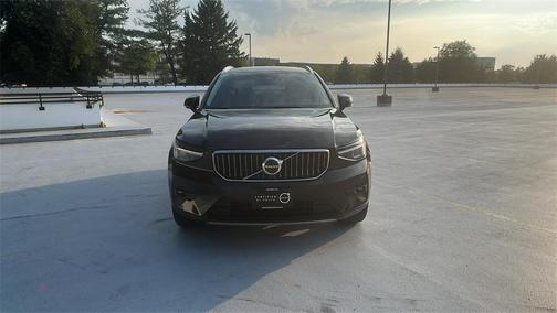 2025 Volvo XC40 B5 Plus Bright Theme