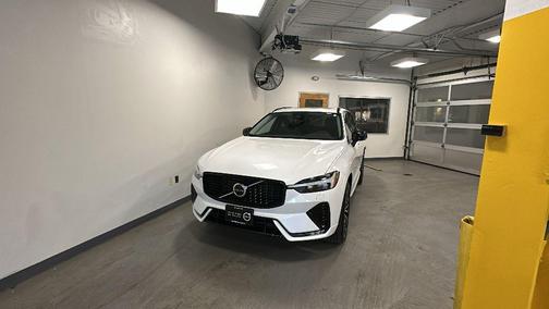 2025 Volvo XC60 B5 Core