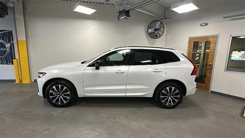 2025 Volvo XC60 B5 Core