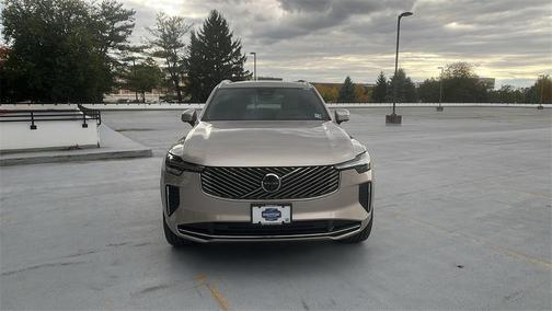 2026 Volvo XC90 B6 Plus 6-Seater