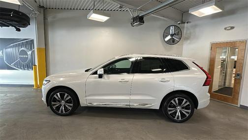 2023 Volvo XC60 B5 Plus Bright Theme