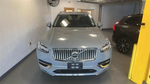 2024 Volvo XC90 B6 Plus Bright Theme 6-Seater