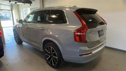 2024 Volvo XC90 B6 Plus Bright Theme 6-Seater